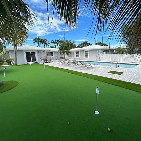 Cozy Getaway Studio With Pool And Putting Green 1A